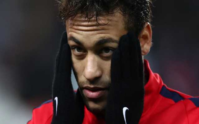 Neymar deixa Paris às pressas e viaja ao Brasil por ‘questões pessoais’