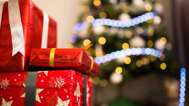 Cinco em cada dez brasileiros pretendem usar 13º em compras de Natal
