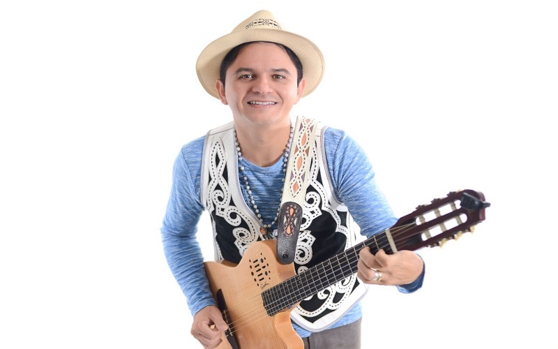 Leonardo de Luna apresenta show “A Luz do Meu Forró” em Crato