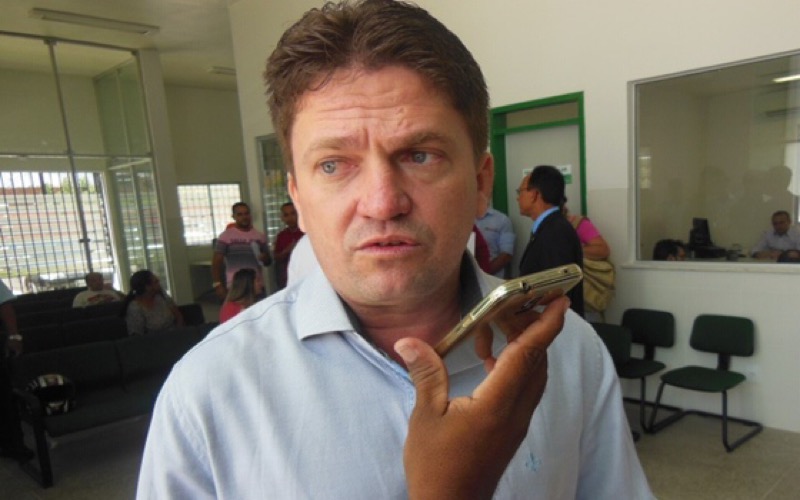 Prefeito de Iguatu levanta suspeita depois de comprar terreno por R$ 1 milhão