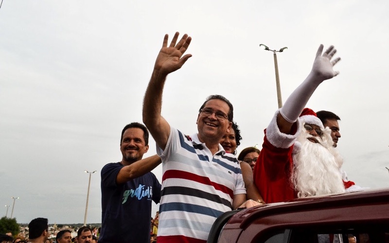 Prefeito do Crato recepciona Papai Noel na Encosta do Seminário