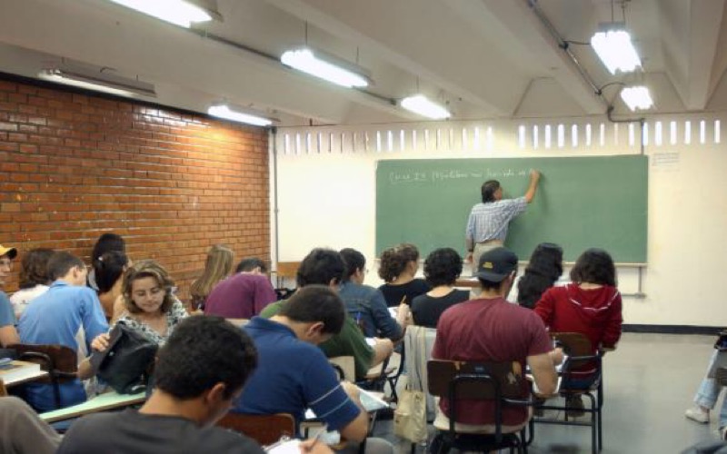 IBGE: 24,8 milhões das pessoas de 14 a 29 anos não frequentam escolas no país