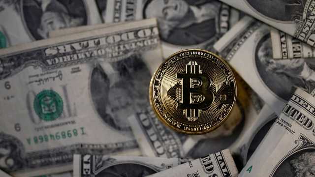 Bitcoin volta a bater recorde e ultrapassa os US$ 12 mil