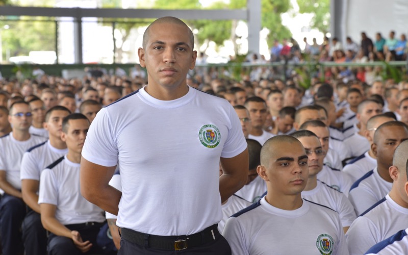 Novos 1.372 homens e mulheres iniciam curso preparatório da Polícia Militar do Ceará