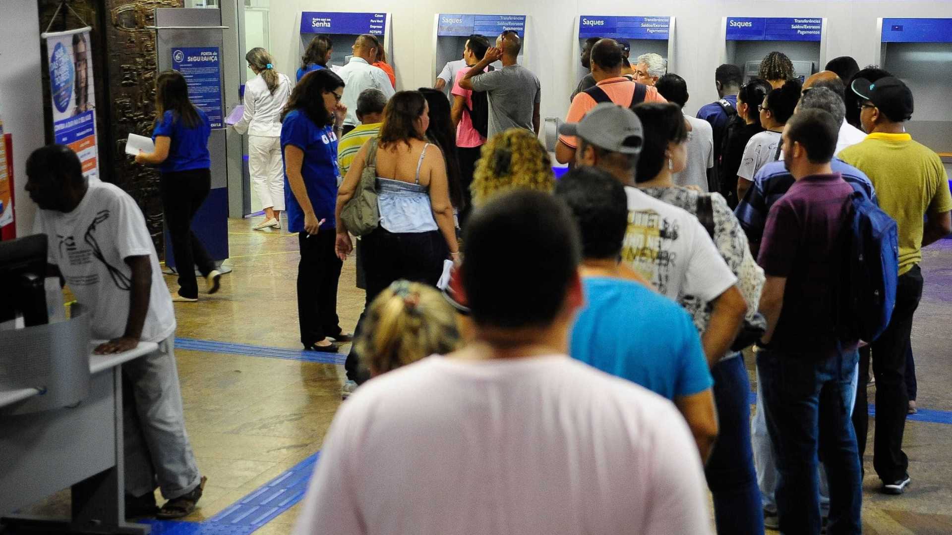 Saque acima de R$ 50 mil deve ser informado 3 dias antes