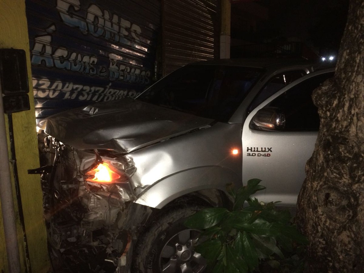 Perseguição policial termina em acidente de trânsito na Zona Norte do Recife