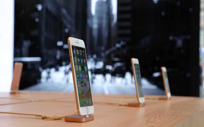 Bateria de iPhone explode em loja da Apple e faz sete feridos