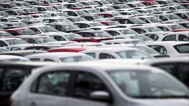 Após 4 anos em queda, venda de carros cresce 10% em 2017