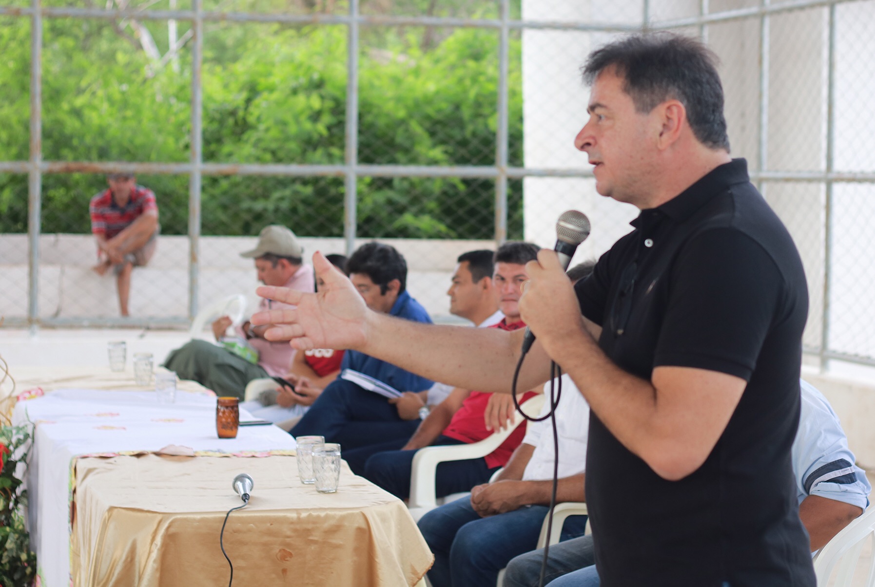 Prefeito participa de audiência pública sobre construção do açude do Barbosa