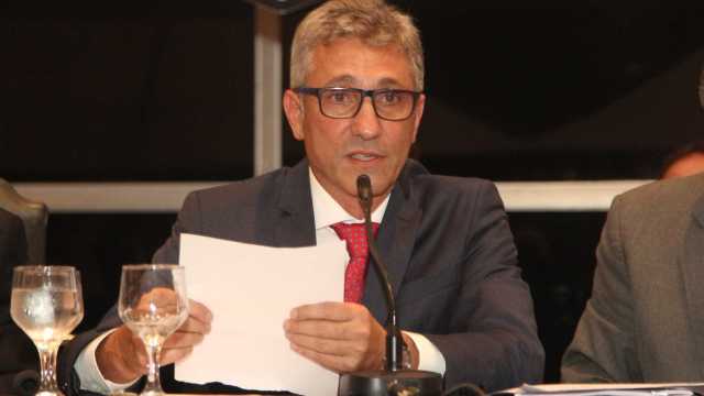 Vasco quita parte da dívida de salários com ajuda de empresário