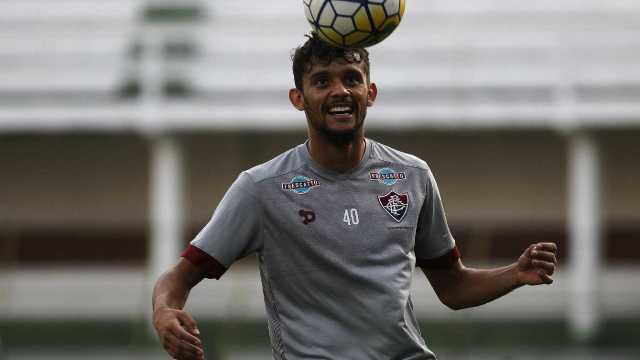 Scarpa obtém liminar e fica livre para acertar com qualquer clube