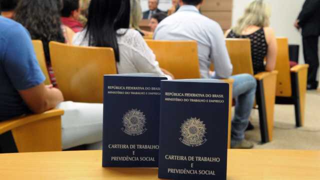 Militar pesa 16 vezes mais que segurado do INSS
