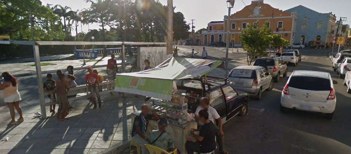 Montagem de palco para o carnaval provoca mudança em linhas de ônibus em Olinda