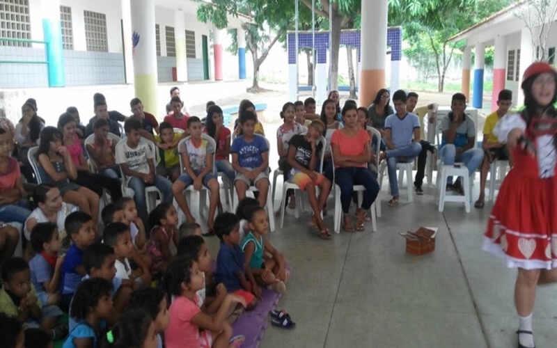 Em parceria com o Detran, Demutran do Crato leva informações através da arte para escolas municipais