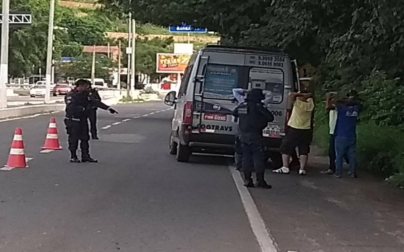 Polícia intensifica abordagens nas rodovias no Cariri em “Operação ressaca” nesta quinta-feira