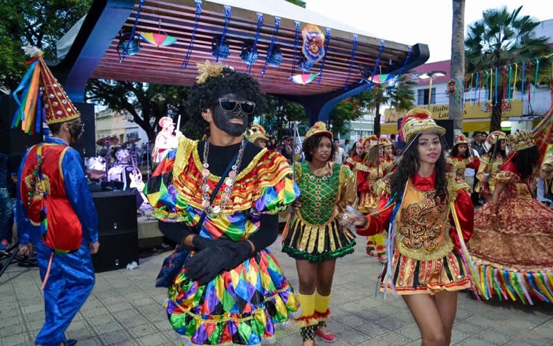Carnaval do Crato renova o espírito das festas tradicionais e exalta a cultura do Cariri