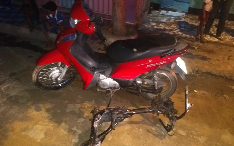 POG e SI descobrem local de desmanche de motos, apreende adolescente e recupera motocicleta em Juazeiro do Norte-CE