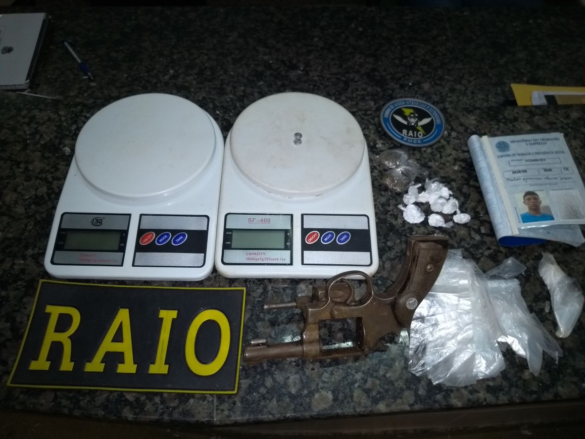 BPRAIO prende acusados de assalto e retira arma de fogo de circulação no bairro Vitória Nossa em Crato-CE