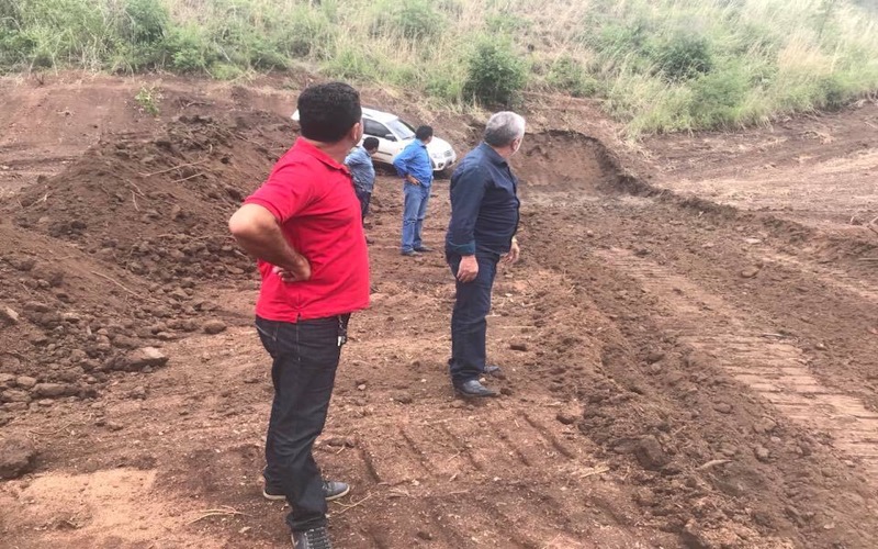 Prefeito Afonso Sampaio visita obras em andamentos e fala sobre transporte escolar em Nova Olinda-CE