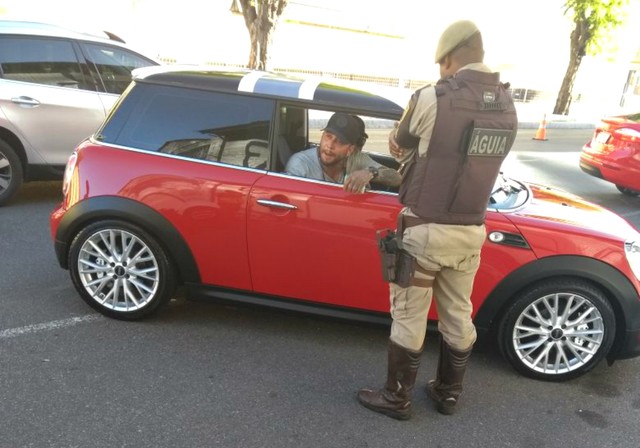 antor e vereador Igor Kannário tem CNH e veículo apreendidos durante blitz em Salvador