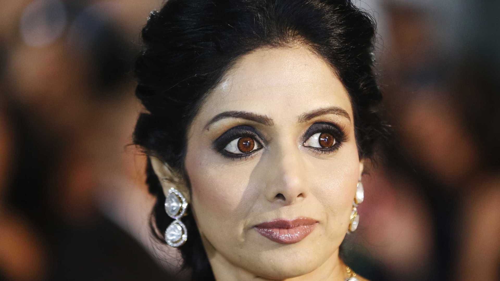 Atriz de Bollywood Sridevi Kapoor morreu afogada em banheira