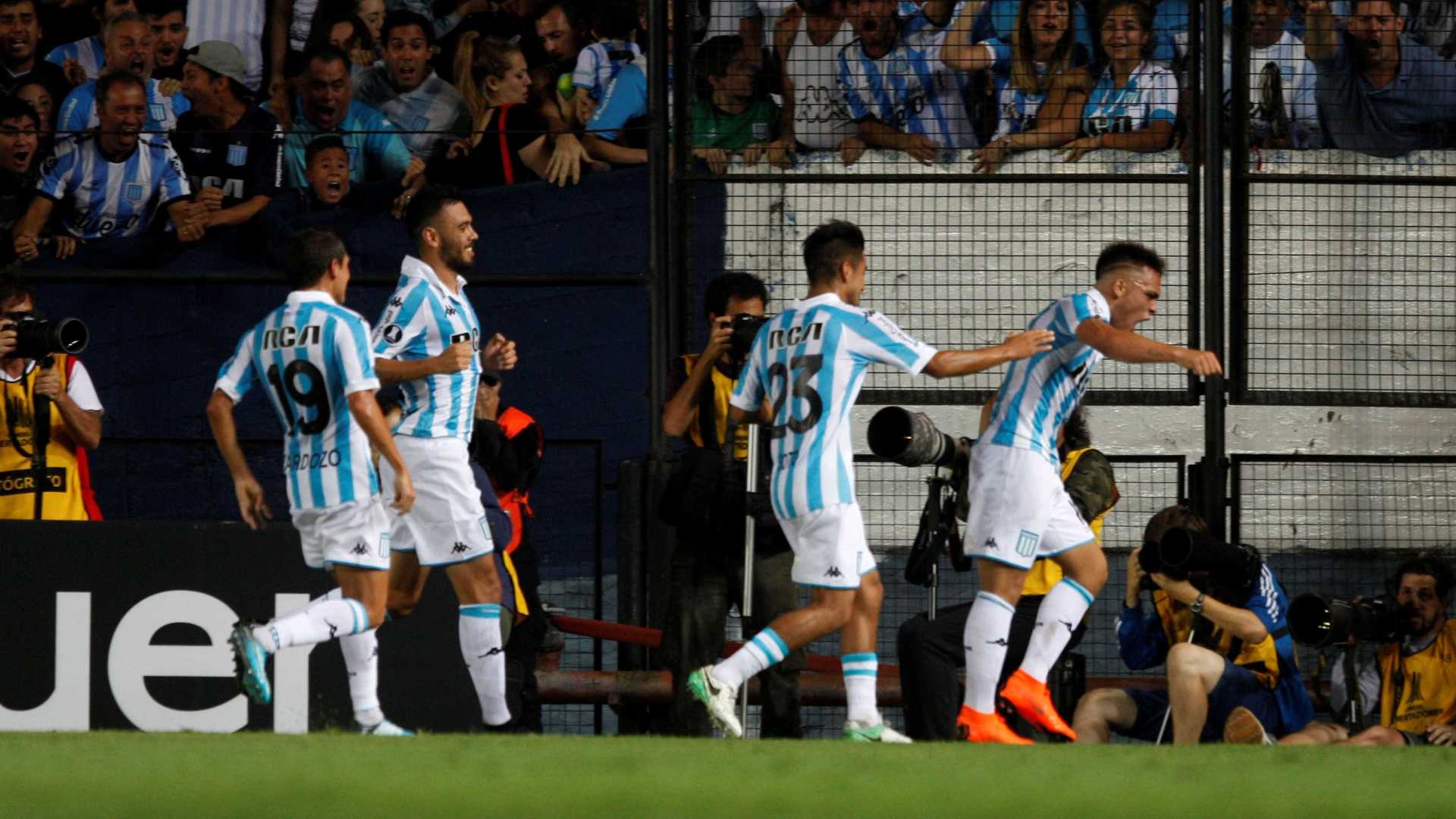 Cruzeiro decepciona e perde para o Racing em estreia na Libertadores