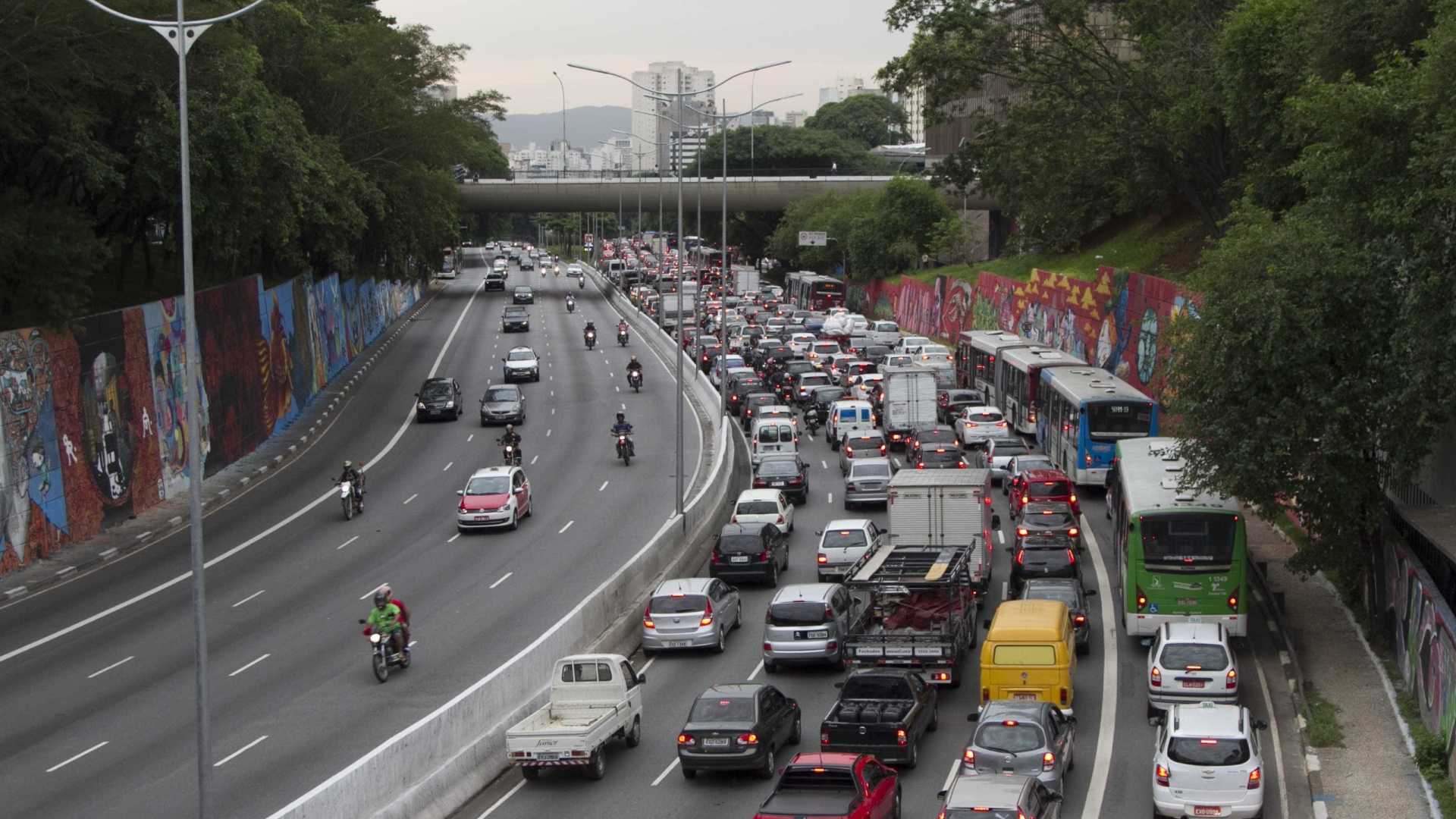 Estradas: evite trânsito, programe sua volta do feriado