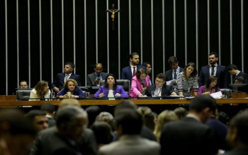 Câmara aprova punição maior para casos de estupro coletivo