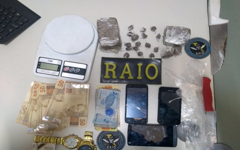 BPRAIO prende dois acusados de tráfico e apreende droga no bairro Batateiras, em Crato-CE