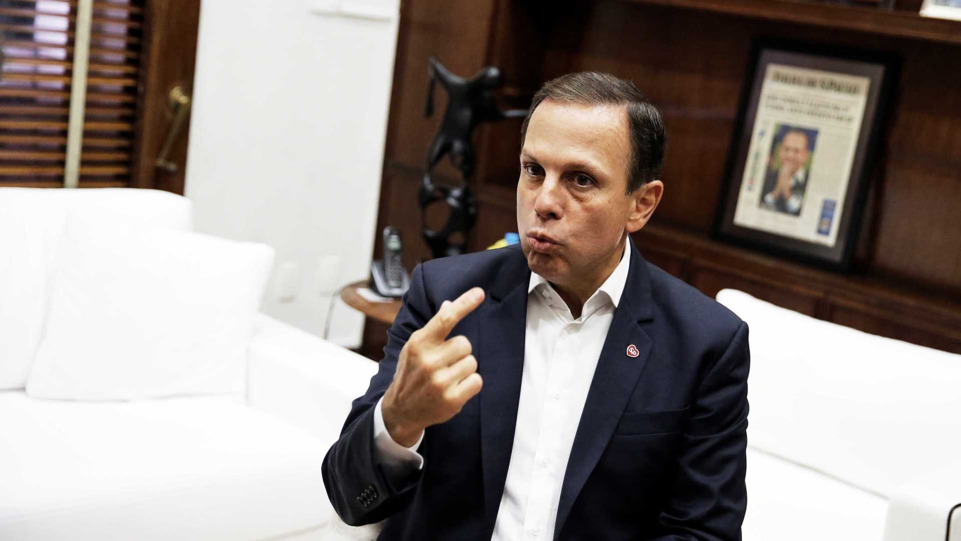 Doria inaugura albergues de luxo, mas deixa locais fechados