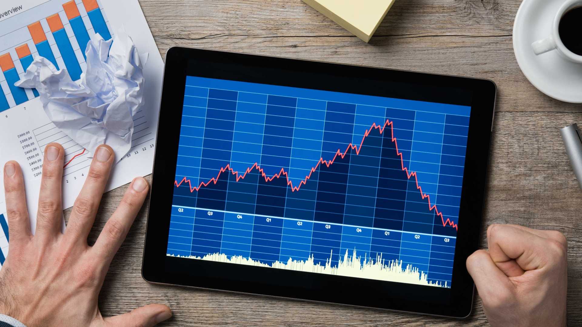Bolsa cai pelo 5º dia com cautela antes de reuniões de bancos centrais