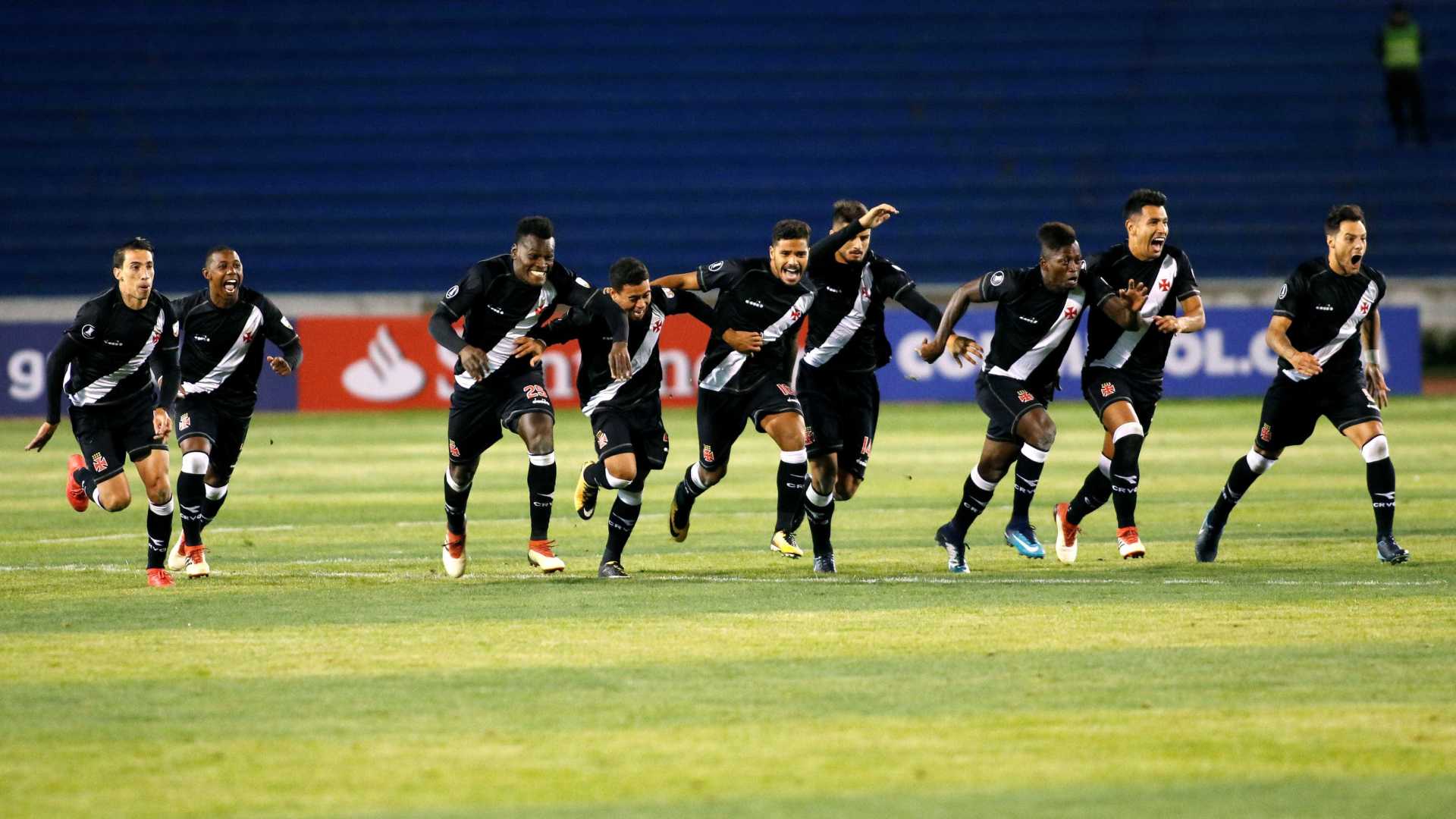Botafogo e Vasco iniciam disputa do título carioca no Engenhão