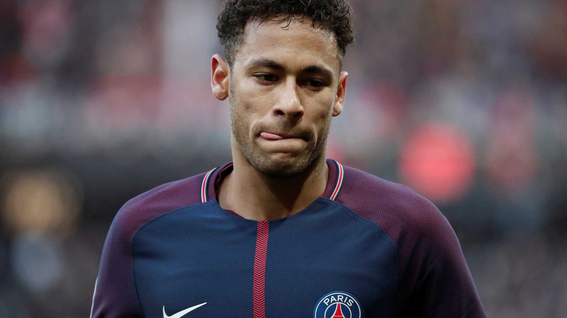Neymar teria pedido R$ 60 milhões de aumento para seguir no PSG