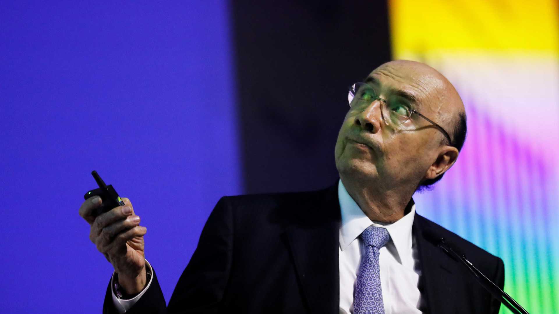 Meirelles cria divergência com Petrobras