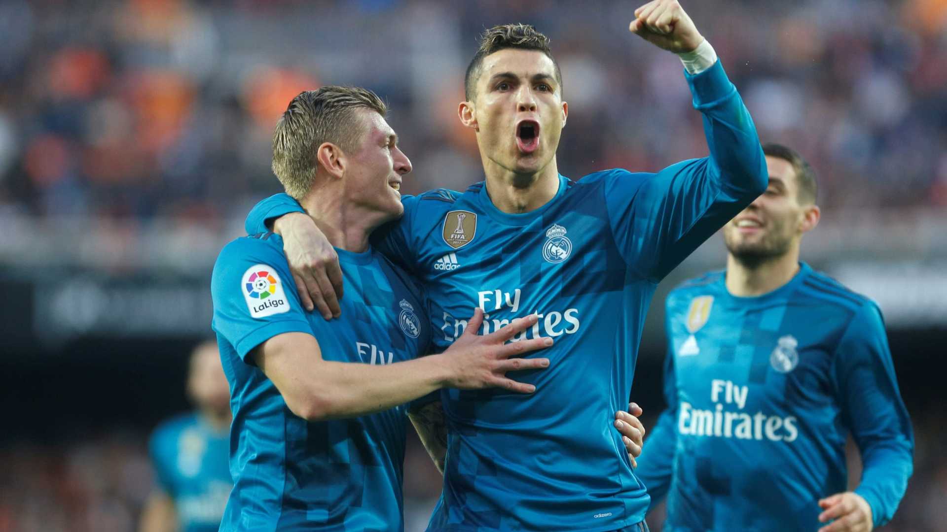 Real Madrid vai com força máxima para o duelo contra o PSG em Paris