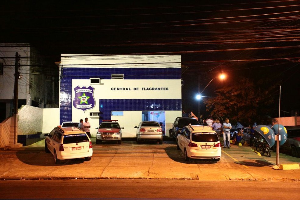 Três homens são presos após tentar assaltar posto de combustíveis em Maceió