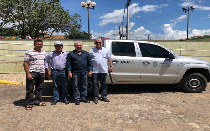 Afonso Sampaio visita estrada que liga Nova Olinda a Farias Brito-CE; projeto da estrada deve iniciar ainda este mês