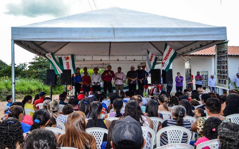 Chefe do Executivo cratense participa da entrega de 46 moradias do Programa Nacional de Habitação Rural