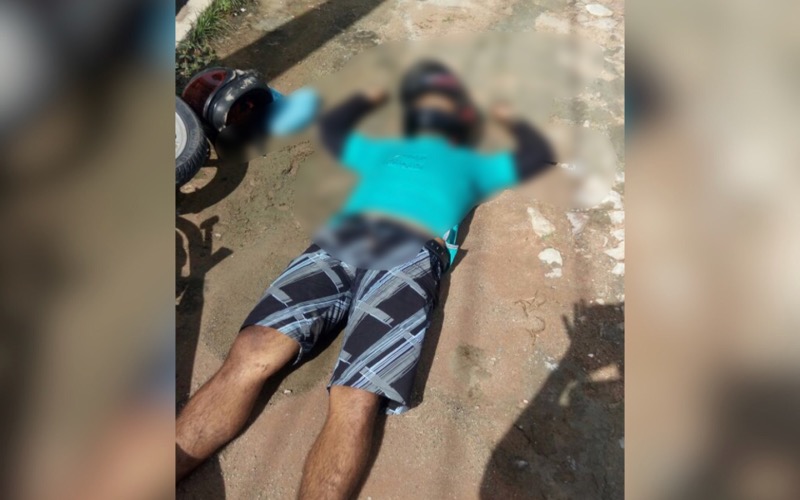 Homem morre após ser atocaiado em  motocicleta  e levar tiros em Juazeiro do Norte-CE