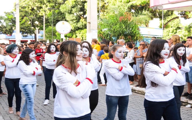 Caminhada da Paz e Superação da Violência reúne cratenses de todas as idades pelas ruas da cidade