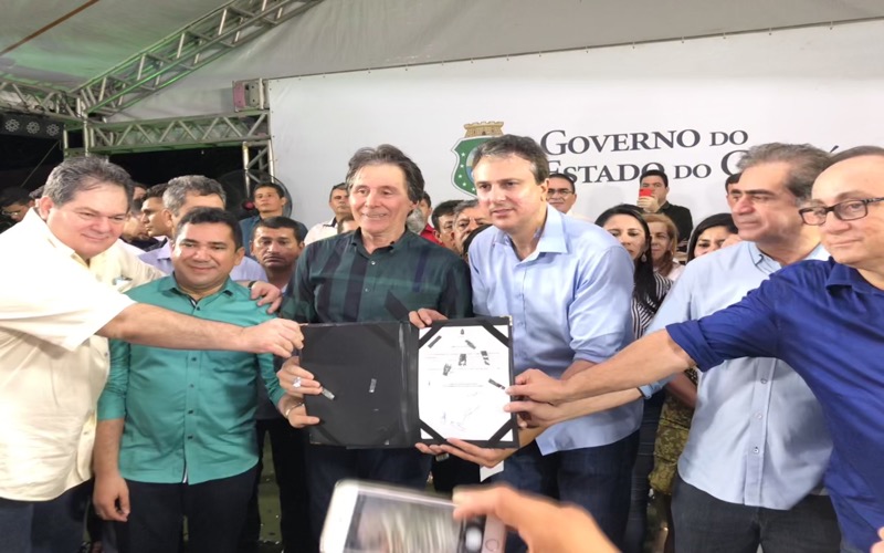 Eunício e Camilo anunciam investimentos de mais de R$ 10 milhões para Madalena e Irauçuba