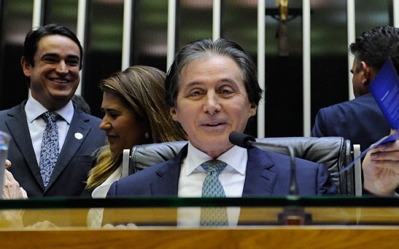 Eunício consegue derrubar veto ao Refis para micro e pequenos empresários
