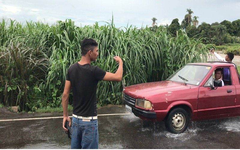 Motoristas sofrem com  ausência do Demutran em trechos alagados de Juazeiro do Norte