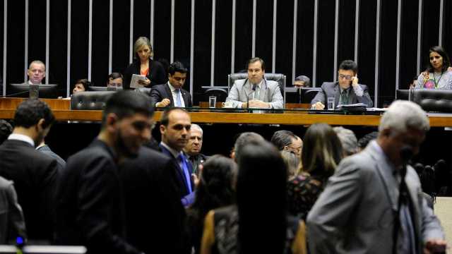 Câmara deve votar nesta semana oito MPs que travam a pauta