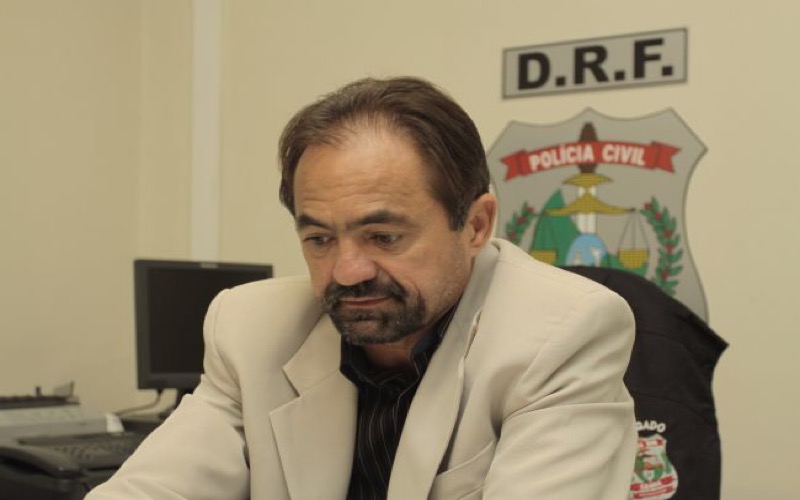 Delegado afastado do cargo por suspeita de corrupção dispara um tiro na cabeça