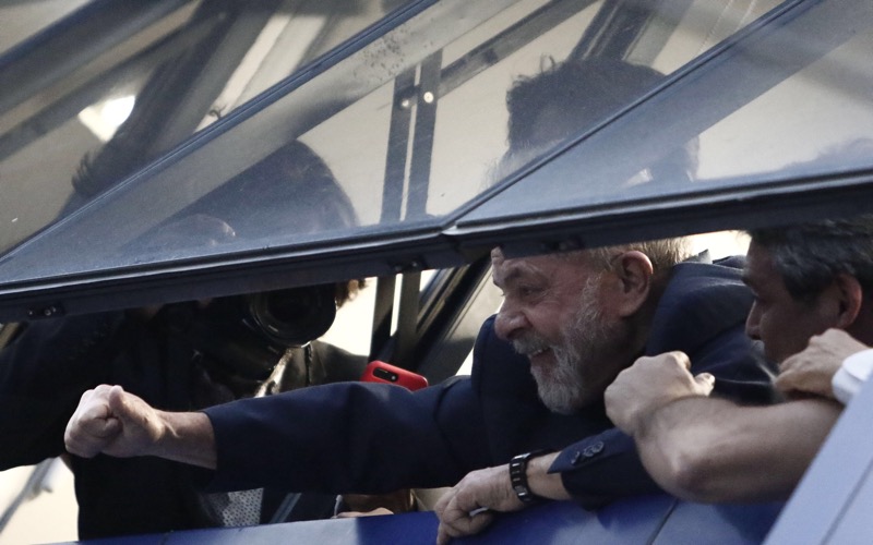 Lula pode se entregar à PF após missa para Marisa Letícia
