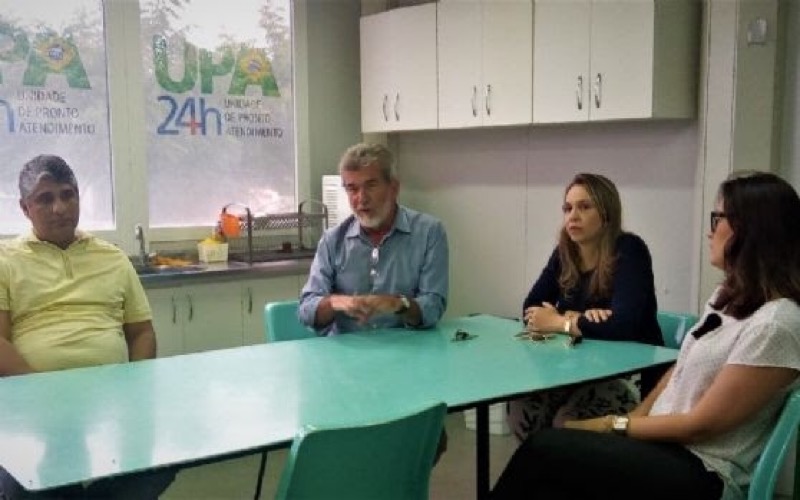 Prefeito Arnon Bezerra volta a se reunir com equipe da UPA