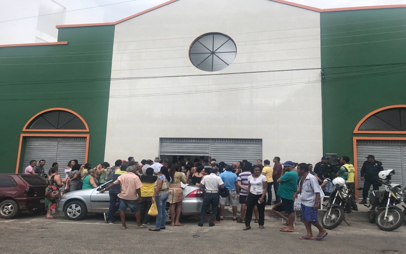 Prefeitura de Crato-CE faz entrega de chaves dos boxes do Camelódromo