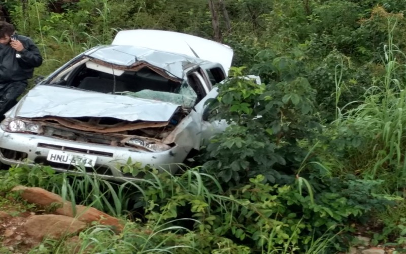 Três morrem em acidentes de trânsito e Ex-Prefeito de Potengi-CE segue em estado grave no HRC após tombar carro em Ribanceira junto com esposa