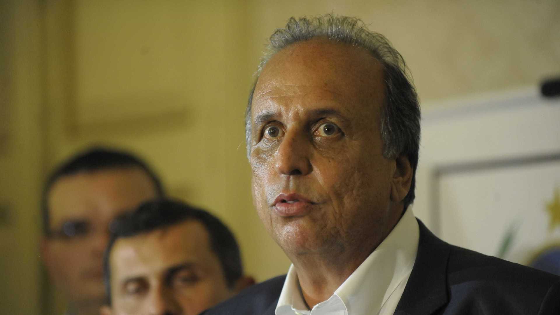 Governo do Rio promete quitar últimos salários atrasados na terça
